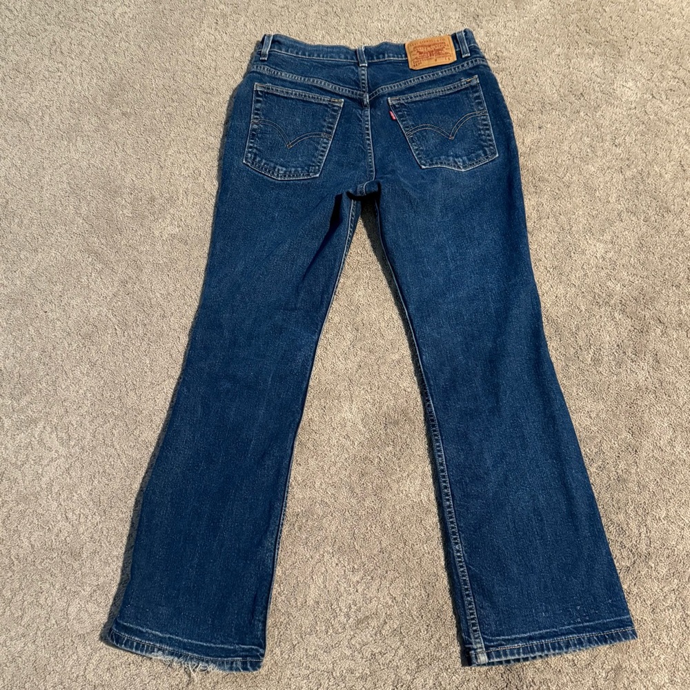 Vintage Levi’s Women’s 517 Stretch Bootcut Jeans Dark Wash / Short Length - Picture 4 of 10